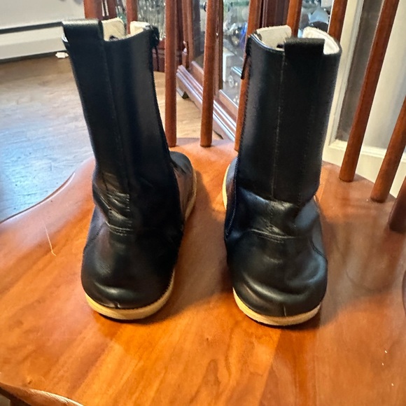 Barefoot Black Lace-Up Grounding Ankle Boots - Picture 2 of 8